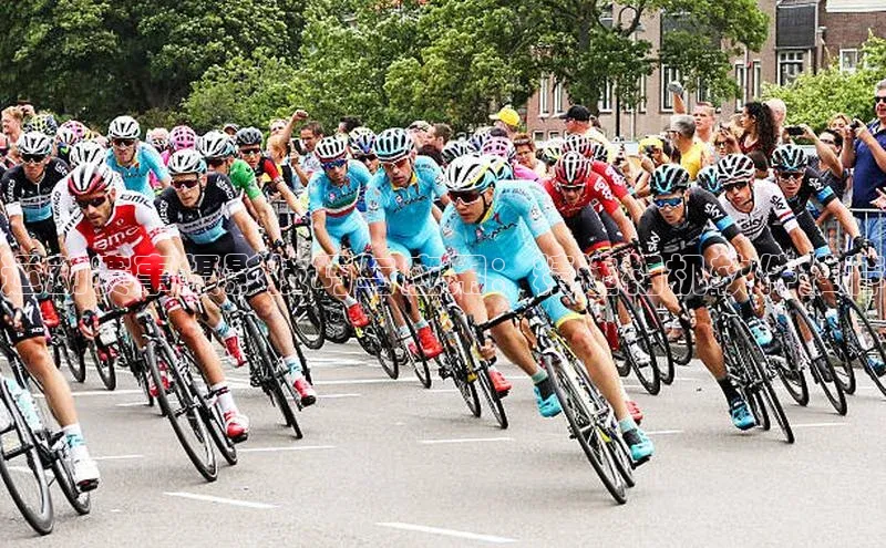 运动赛事摄影技巧与应用：精选相机软件推荐